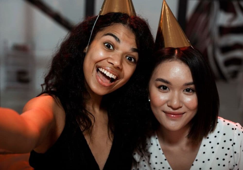 101+ lời chúc sinh nhật bạn thân ngắn gọn, hài hước và ý nghĩa