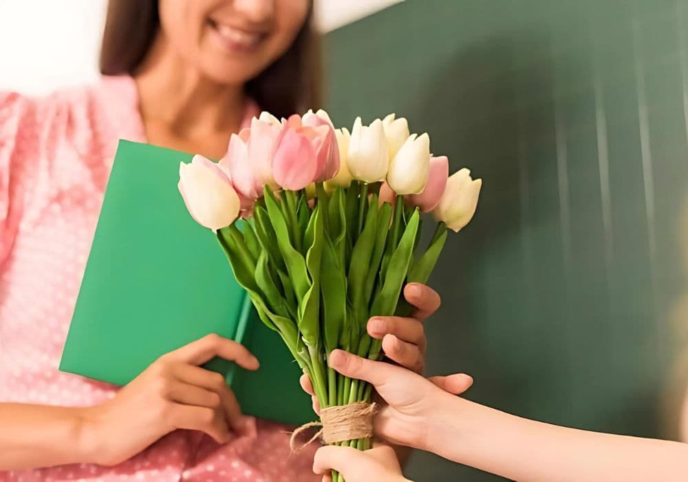 List lời chúc 20/10 cho cô giáo hay, dễ thương và ấn tượng nhất