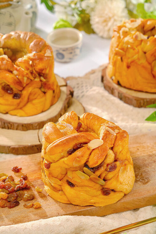Bánh Mì Cuộn Nho Quế